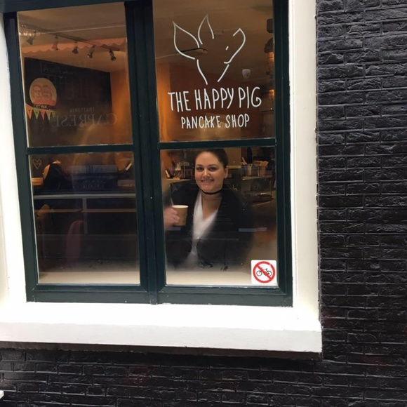 Meet your Posher, Stephanie - Picture 4 of 7